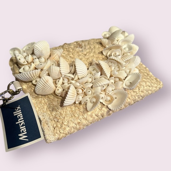 NWT Sigrid Olsen Tan Clutch with Sea Shell Embellishments - Picture 2 of 9